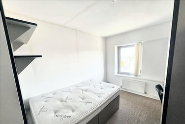8 bed flat, 10 Kinterbury Street, City Centre, Plymouth, PL12DG - Image 9